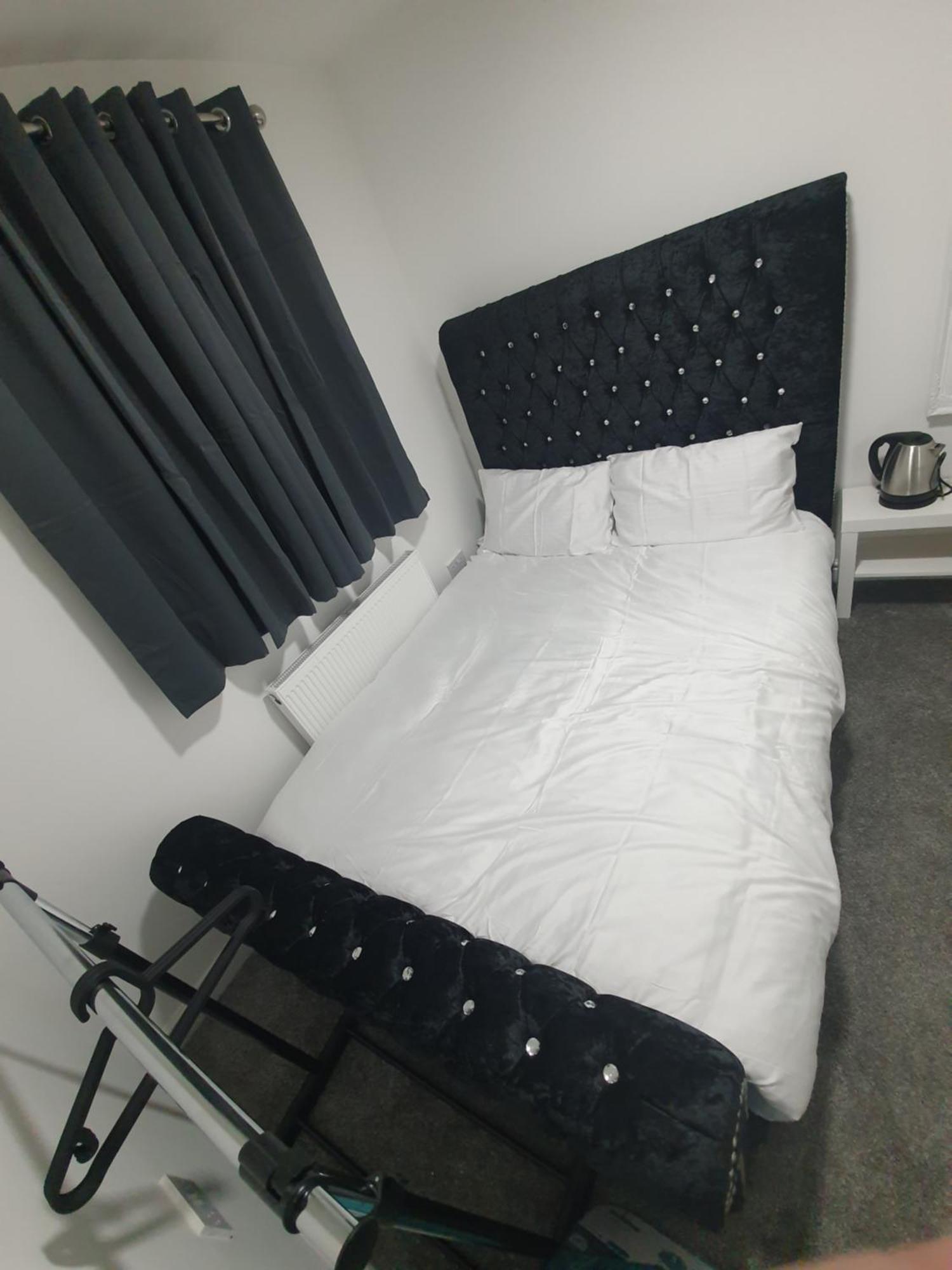 Beautiful Rooms Shaw St And Pine St Bury  Zewnętrze zdjęcie